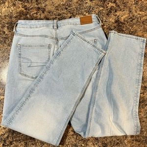 American Eagle Mom Straight Jeans